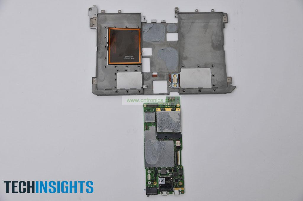 將PCB與金屬分離，從PCB板上卸下無線通訊板