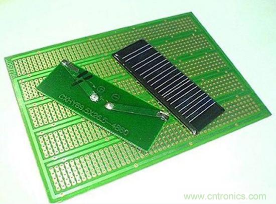 微型太陽能供電板DIY，給手電筒收音機供電