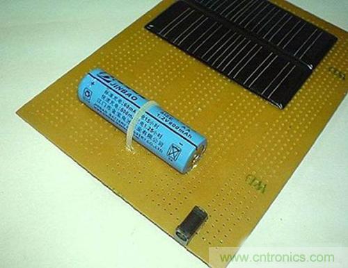 微型太陽能供電板DIY，給手電筒收音機供電