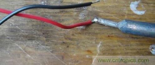 想減少電費嗎？DIY一個迷你風(fēng)力發(fā)電機吧