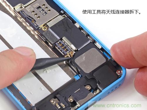 內(nèi)部能否出“彩”？“五彩機(jī)身”iPhone 5C拆解揭秘