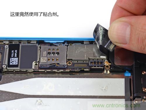 內(nèi)部能否出“彩”？“五彩機(jī)身”iPhone 5C拆解揭秘