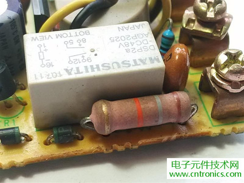 漏電保護(hù)器拆解：結(jié)構(gòu)有差異，做工不錯(cuò)