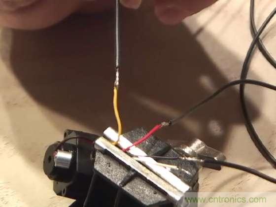 DIY：40刀，教你自制能“偷拍”的太陽鏡