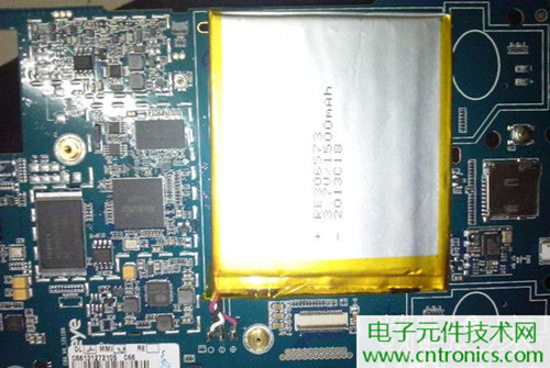 不怕摔的電紙書！一款柔性屏電子書閱讀器拆解