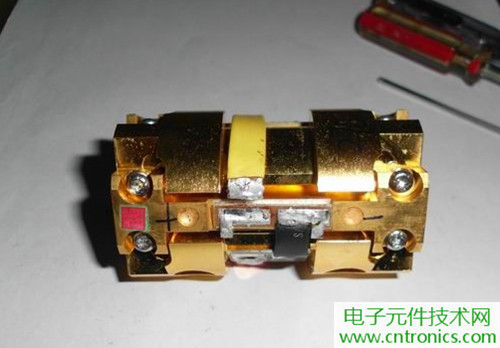 這貨一萬(wàn)三？50W半導(dǎo)體激光模塊拆解