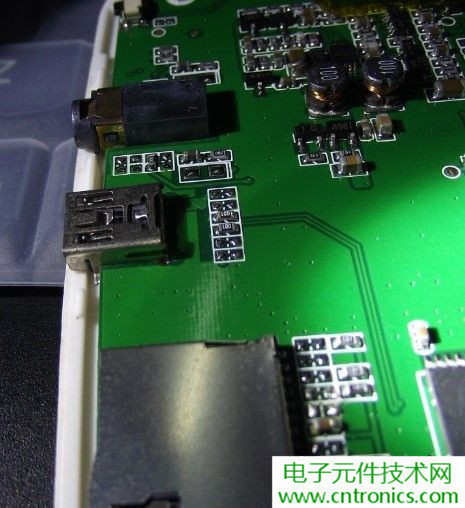 探秘電子紙！一款電紙書的電子墨水屏拆解