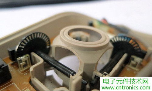 殿堂級機(jī)械鼠標(biāo)拆解：嘆精致做工！