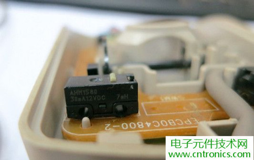 殿堂級機(jī)械鼠標(biāo)拆解：嘆精致做工！