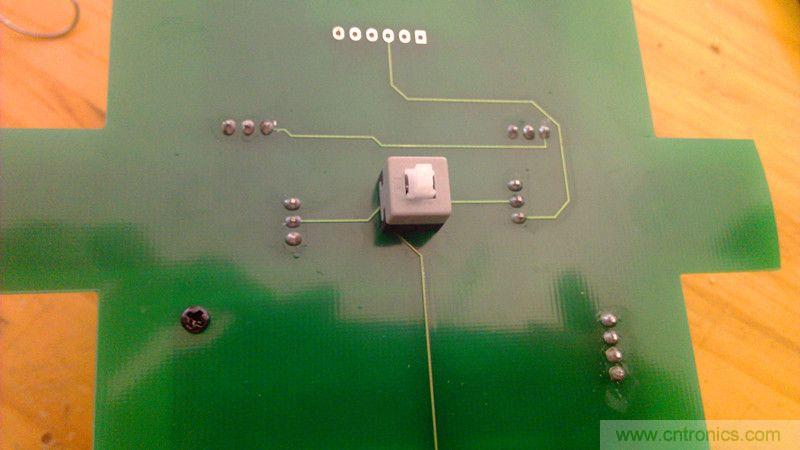 牛人力作！PCB版藍牙智能小車DIY