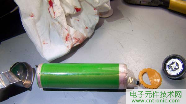 筆記本電池拆解，探秘電池內(nèi)部結(jié)構(gòu)