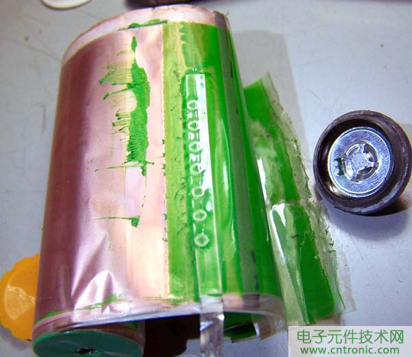 筆記本電池拆解，探秘電池內(nèi)部結(jié)構(gòu)