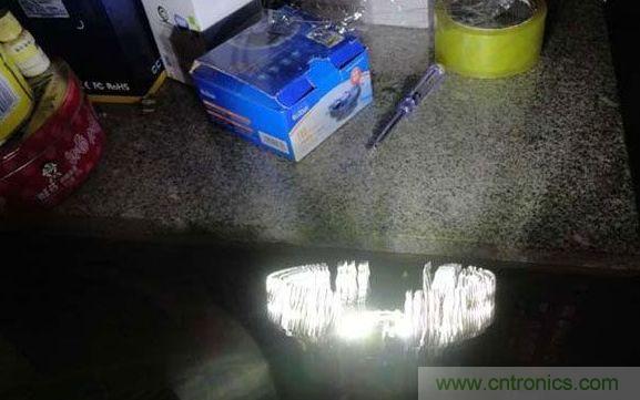 變廢為寶！風(fēng)扇散熱器變身山寨LED燈