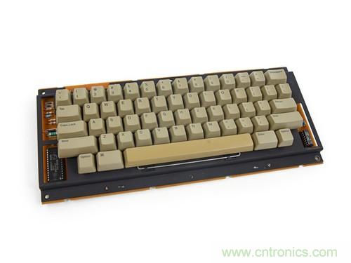 拆！古董級Macintosh 128K電腦