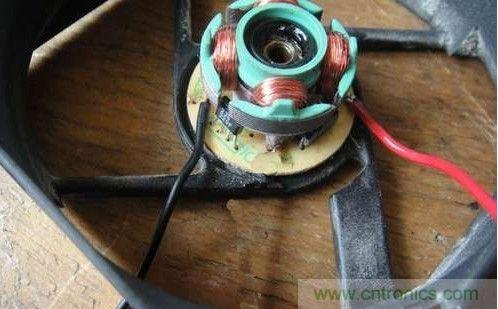 創(chuàng)意DIY！迷你風力發(fā)電機！