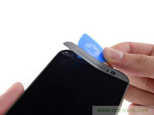 牛人強拆！新HTC One(M8)真機精密做工難修理