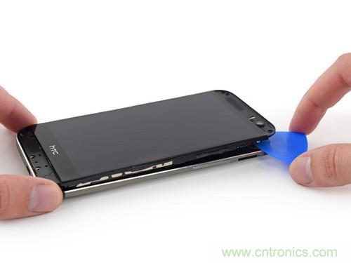 牛人強拆！新HTC One(M8)真機精密做工難修理