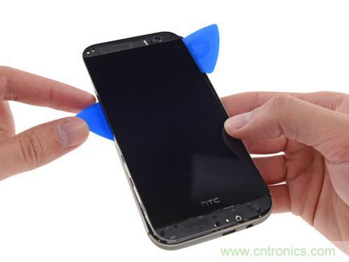 牛人強拆！新HTC One(M8)真機精密做工難修理