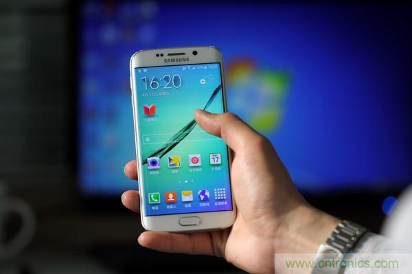 三星S6 Edge+拆解：比S6 Edge加在哪里？