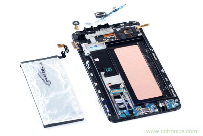 Galaxy Note5拆解，與S系列差距日漸模糊