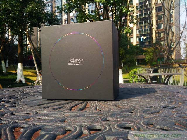 無屏電視時(shí)代已然來臨，客廳你做好準(zhǔn)備了嗎？