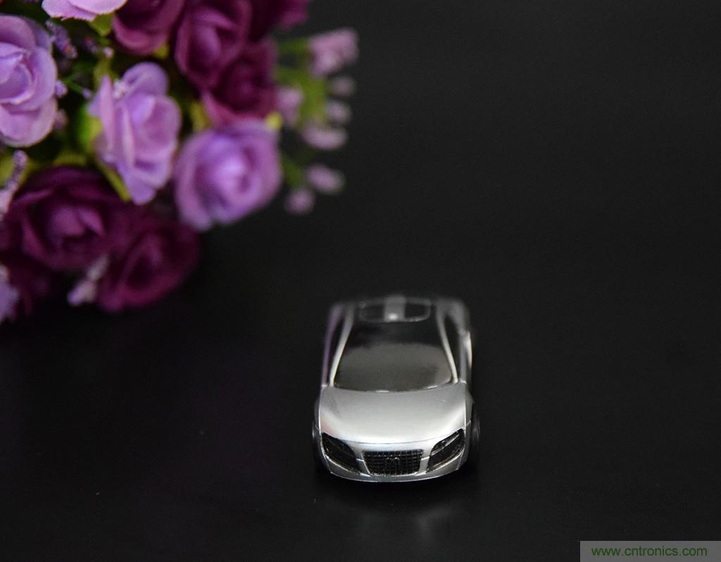 虛擬與現(xiàn)實(shí)相結(jié)合的飛車游戲，讓你體驗(yàn)速度與激情的碰撞！