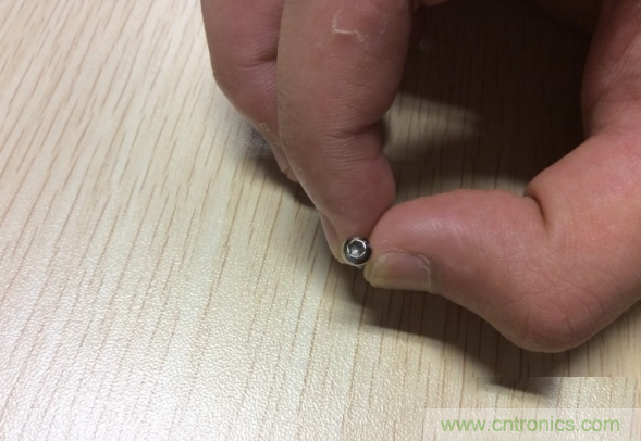 真飛機拆不著，那就來拆拆無人機“鼻祖”大疆吧！