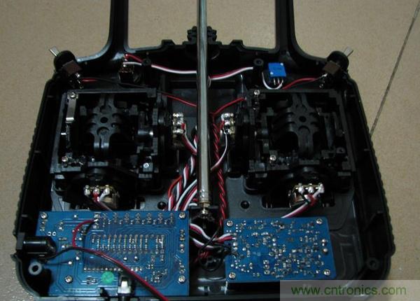 無人機(jī) DIY 制作全過程，酷得不要不要的！