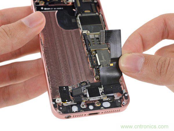 有什么地方?jīng)]有變？iPhone SE真機拆解