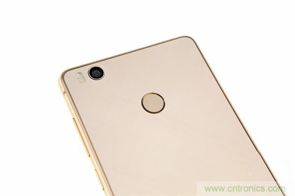 小米手機4S超詳細(xì)拆解:內(nèi)外硬件大升級