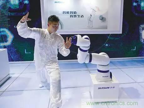 協(xié)作機(jī)器人伺服、傳感器核心器件大揭秘