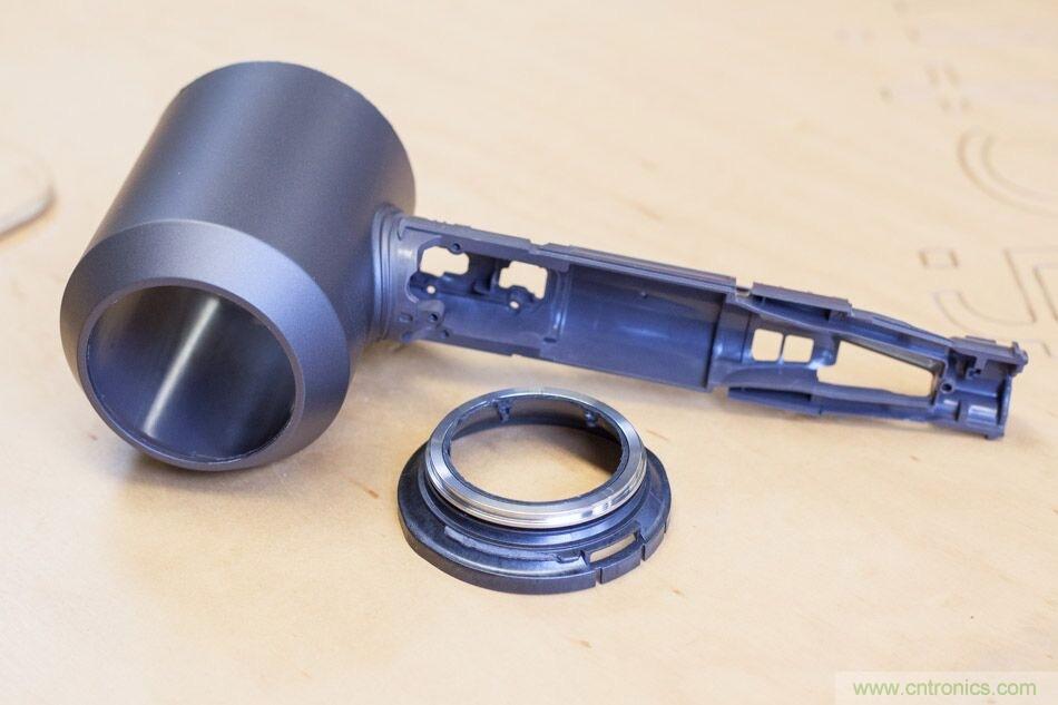 拆解戴森吹風機：近三千元的價格貴在哪？