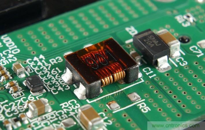 拆解對(duì)比：系出同門，小米、紫米無線充電器的差別有多大？