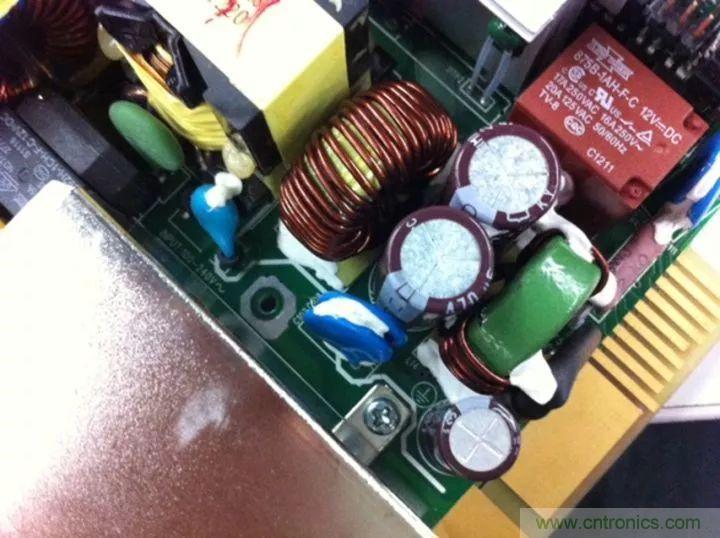 了解電容，讀這一篇就夠了