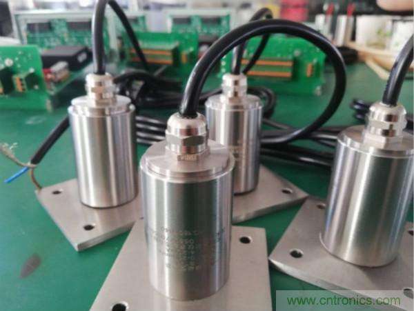 振動傳感器的機電變換原理？主要的分類有哪些？
