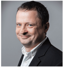 本屆峰會(huì)以 “你好，數(shù)字具身 (Hello, Digital Embodiment)” 為議題，直指下一代AI發(fā)展的核心——如何讓智能體更好地感知并與物理世界交互。屆時(shí)，Arm、西門子、SiPearl、Prophesee、芯原股份、思特威、英諾達(dá)等國內(nèi)外半導(dǎo)體巨頭的掌門人與高管將罕見同臺(tái)，從芯片設(shè)計(jì)、視覺傳感、EDA工具到系統(tǒng)架構(gòu)，共同勾勒千億增量市場(chǎng)的技術(shù)路線與商業(yè)藍(lán)圖。席位緊張，機(jī)遇不容錯(cuò)過。